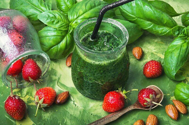 Fresh spinach green smoothies