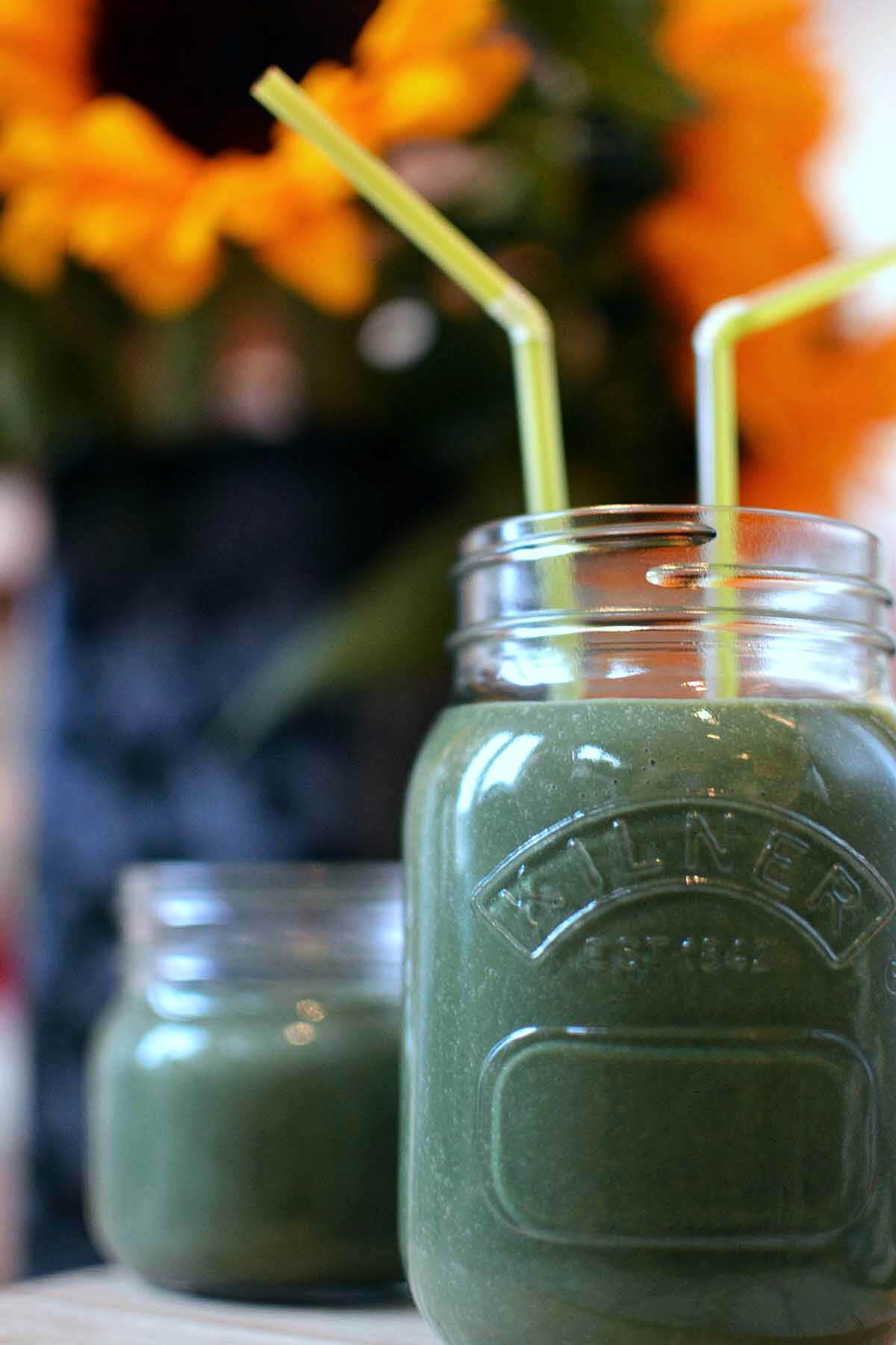 Loch Ness Monster Smoothie and Health Benefits of Spirulina