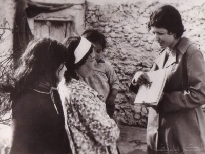 Tewhida Ben Sheikh, a feminist and first Tunisian woman doctor during her awareness campaigning for FP.