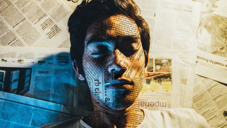 Man absorbing information by Leo Hidalgo