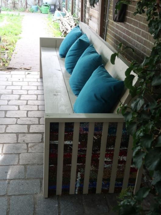 Zitbank in mozaïek